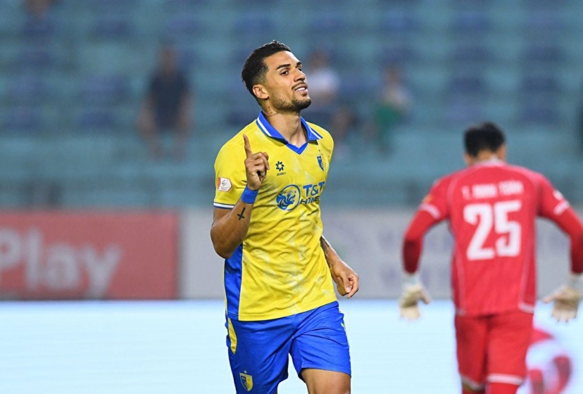 Hoàng Hên thăng hoa với hiệu suất 111 phút/bàn gây sốt V.League