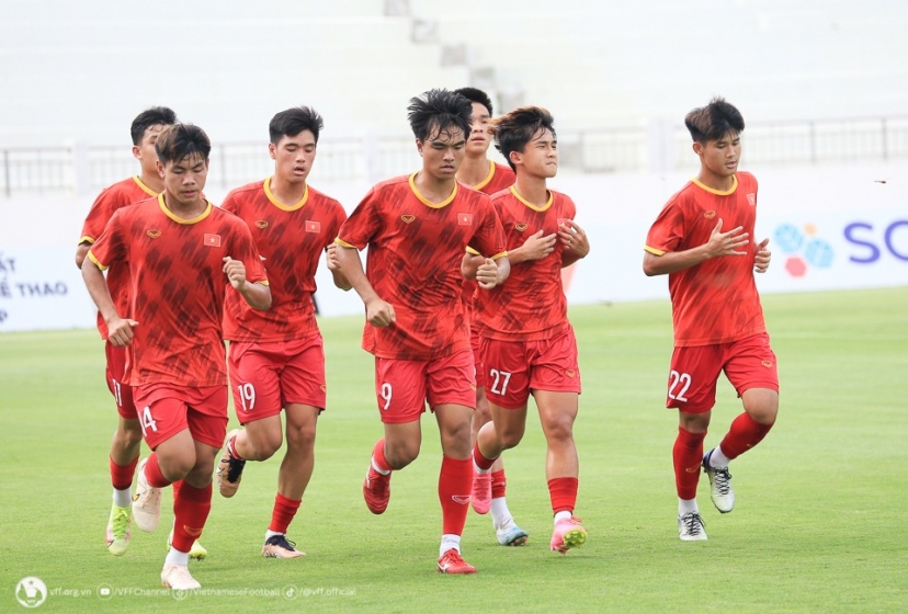 30 cầu thủ Việt Nam đầu tiên lên tuyển