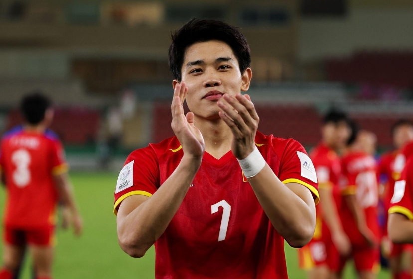 Có gì trong mâm cỗ mừng công của gia đình Nguyễn Đình Bắc?