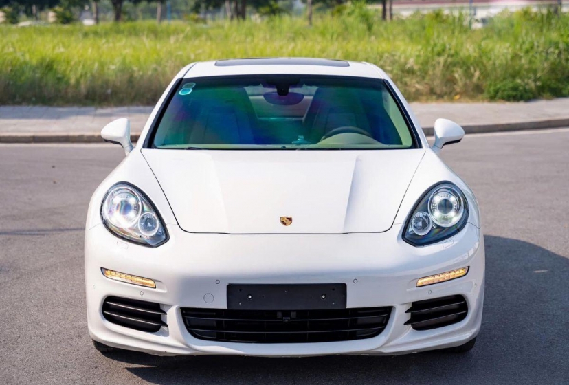 11 năm tuổi, Porsche Panamera 2013 hạ giá còn hơn 1 tỷ đồng