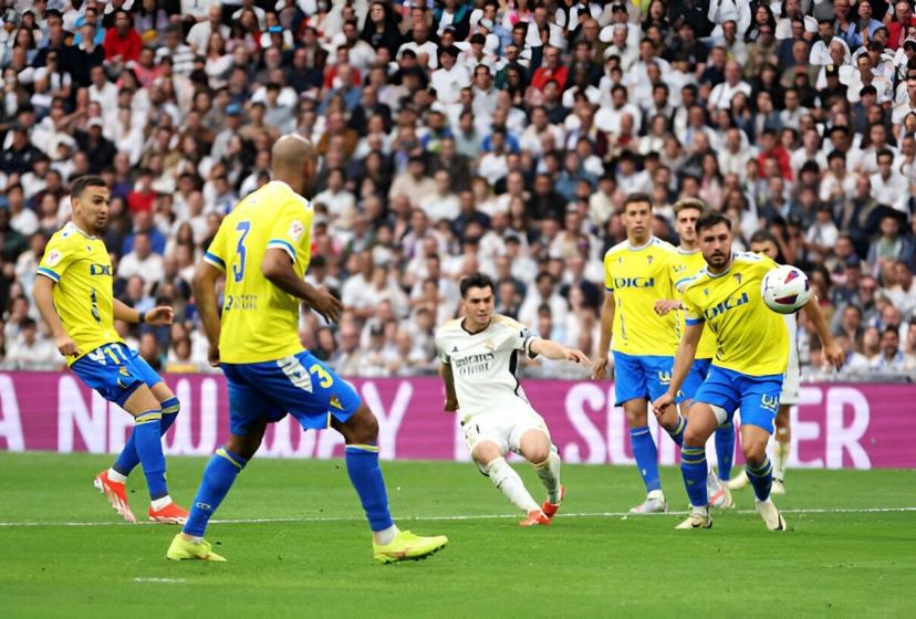 Trực tiếp Real Madrid 1-0 Cadiz: Chủ nhà mở tỉ số