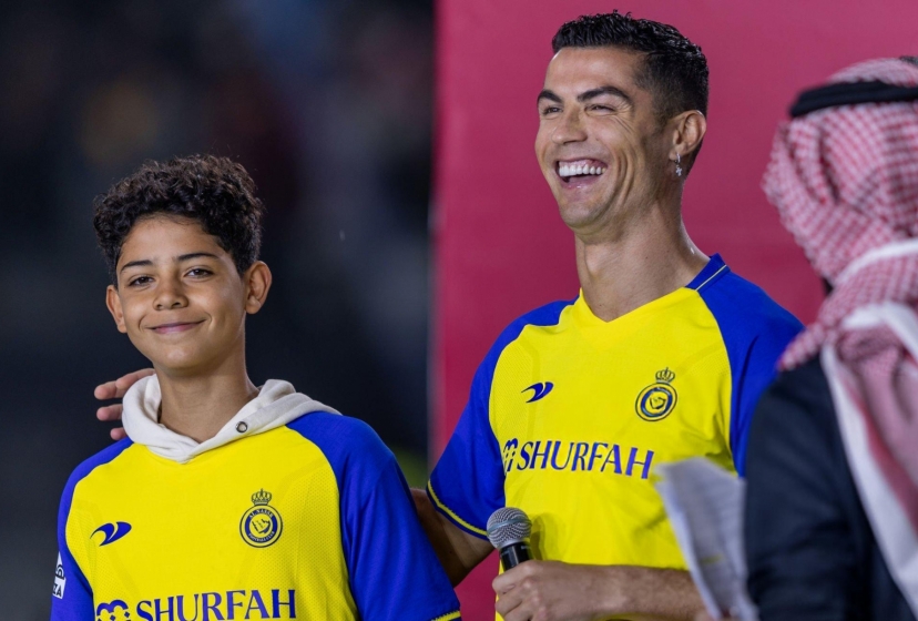 Ronaldo tiết lộ khả năng thi đấu cùng 'cậu cả' Cristiano Jr