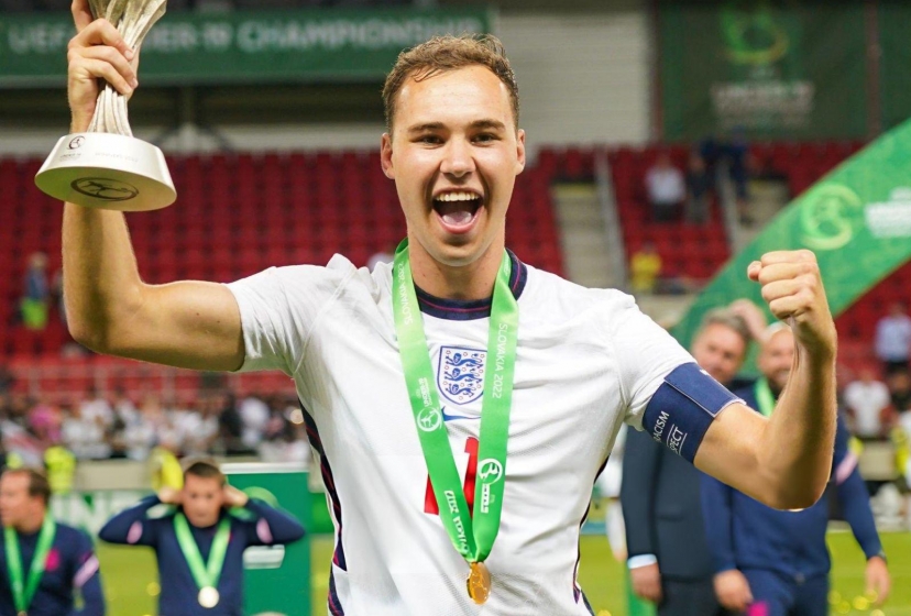 CHÍNH THỨC: FIFA xác nhận đội trưởng tuyển Anh đổi quốc tịch