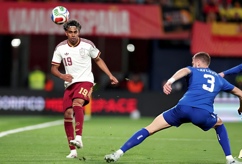 Yamal im tiếng, Tây Ban Nha vẫn thắng dễ Serbia