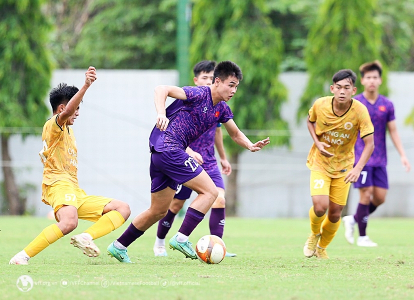 Trực tiếp U19 Việt Nam 0-1 U19 Trung Quốc: Sớm thủng lưới