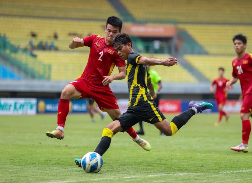 Trực tiếp U19 Việt Nam 0-0 U19 Myanmar: Cố gắng tấn công