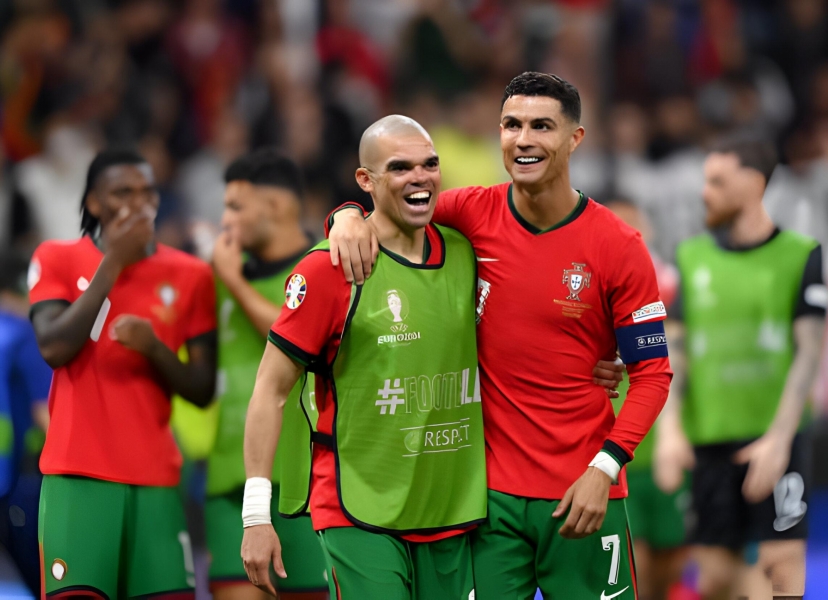 Ronaldo trượt 11m, Bồ Đào Nha vẫn đi tiếp nhờ 3 lần cản PEN của Diogo Costa