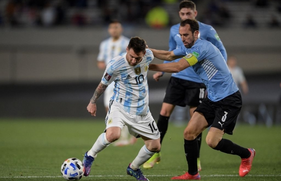 Messi dẫn dắt Argentina tới chiến thắng đậm đà trước Uruguay