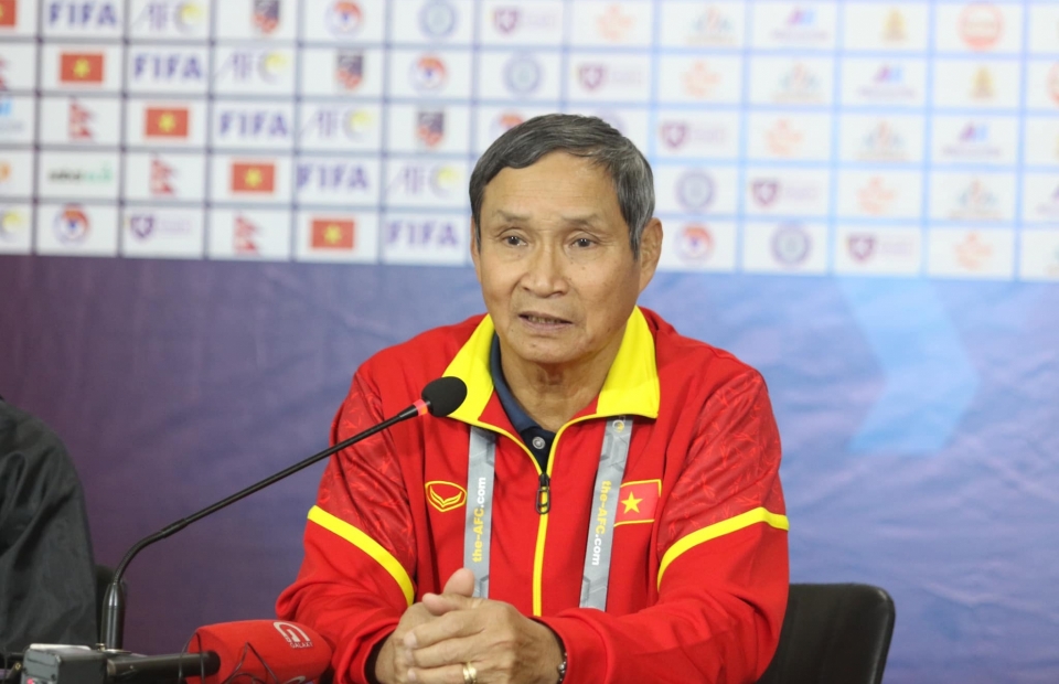 HLV Mai Đức Chung thẳng thắn chỉ ra điểm yếu khiến ĐT Việt Nam thua 7-0