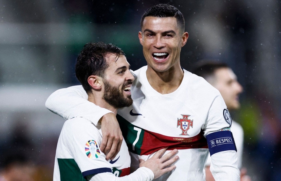 Ghi cú đúp cho Bồ Đào Nha, Ronaldo tô điểm thêm kỷ lục chưa từng có trong lịch sử