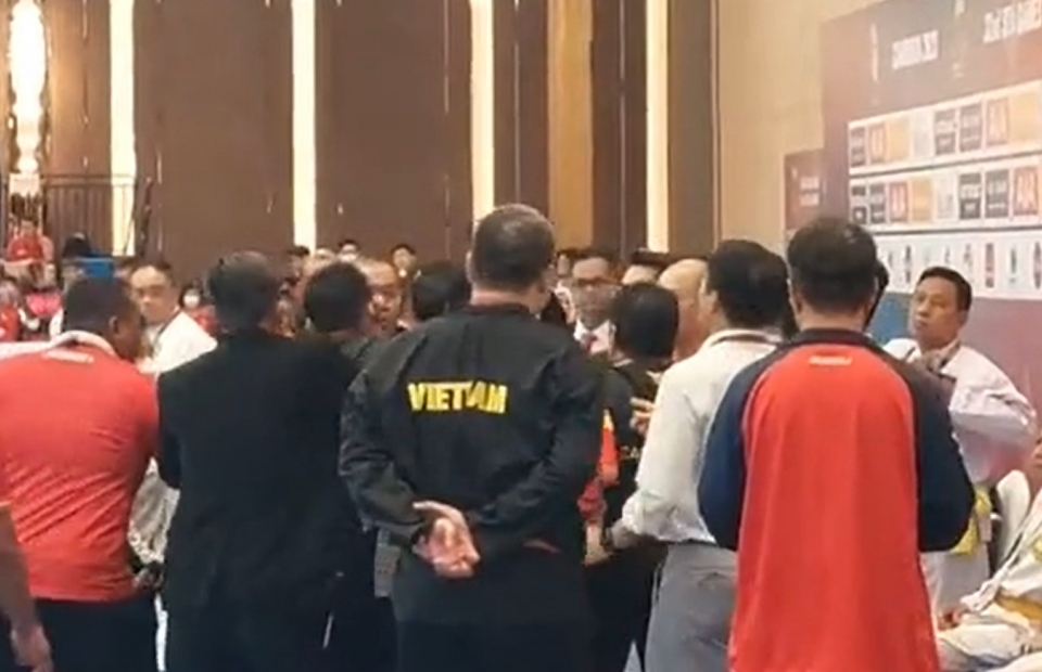 VIDEO: Indonesia suýt ẩu đả với Việt Nam vì mất huy chương Vàng SEA Games 32