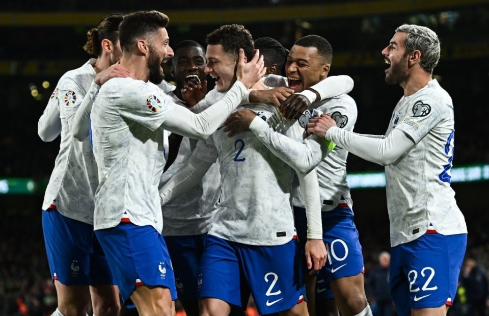 Benjamin Pavard lập siêu phẩm, ĐT Pháp nhọc nhằn vượt ải Ireland