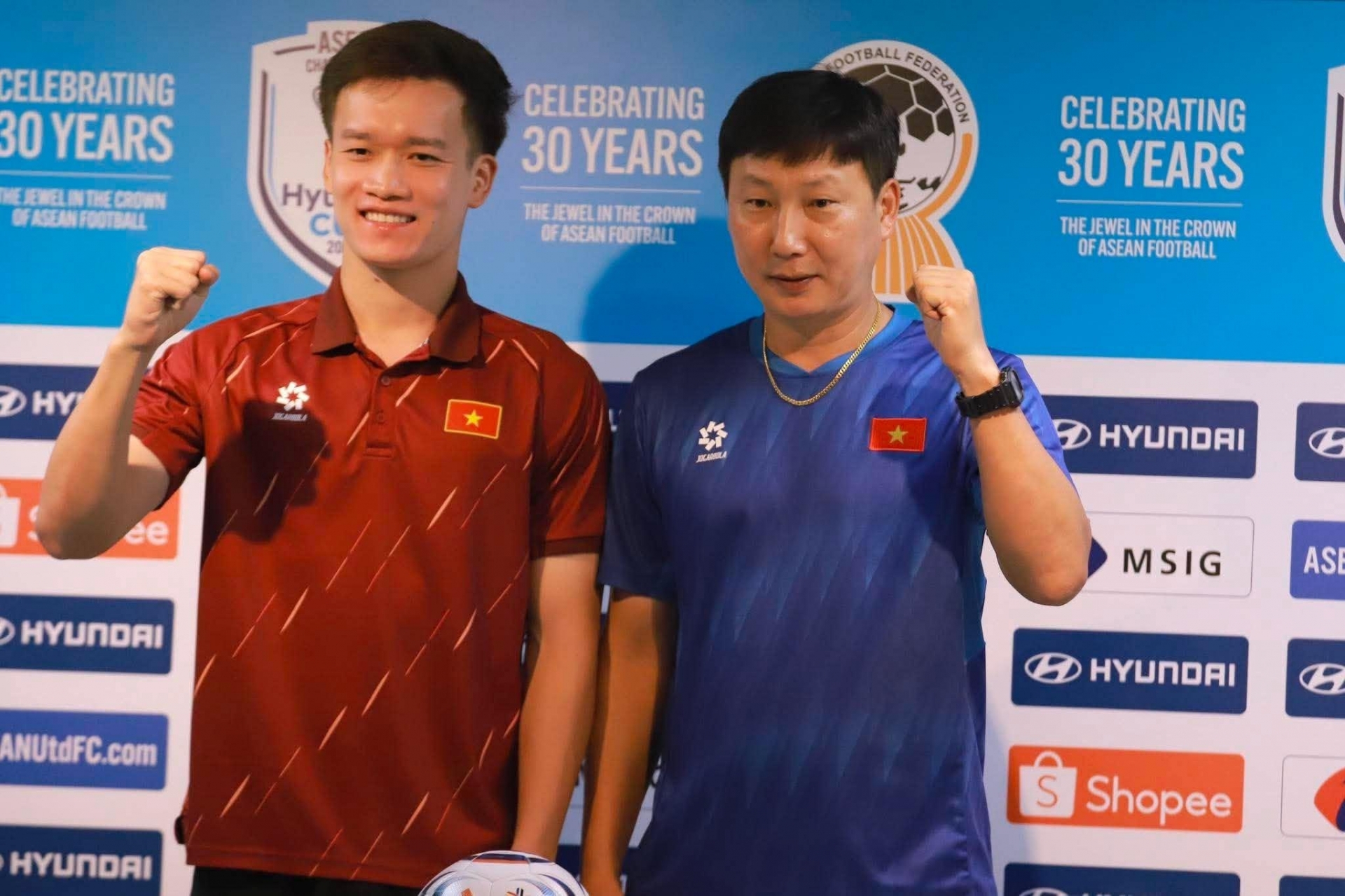 HLV Kim Sang Sik tuyên bố đanh thép trước giờ Việt Nam xuất trận AFF Cup