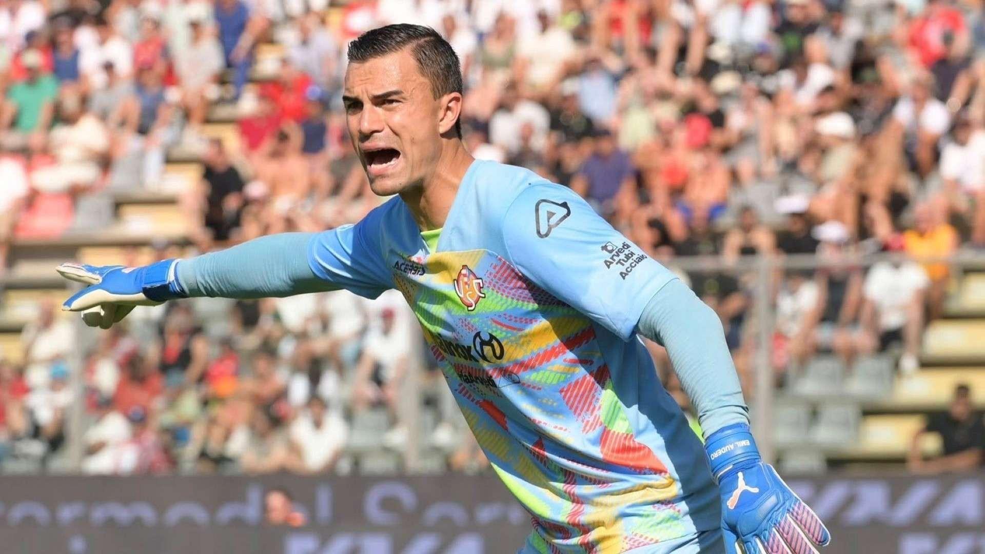 Thủ môn số 1 Indonesia xác nhận từng được Juventus tiếp cận
