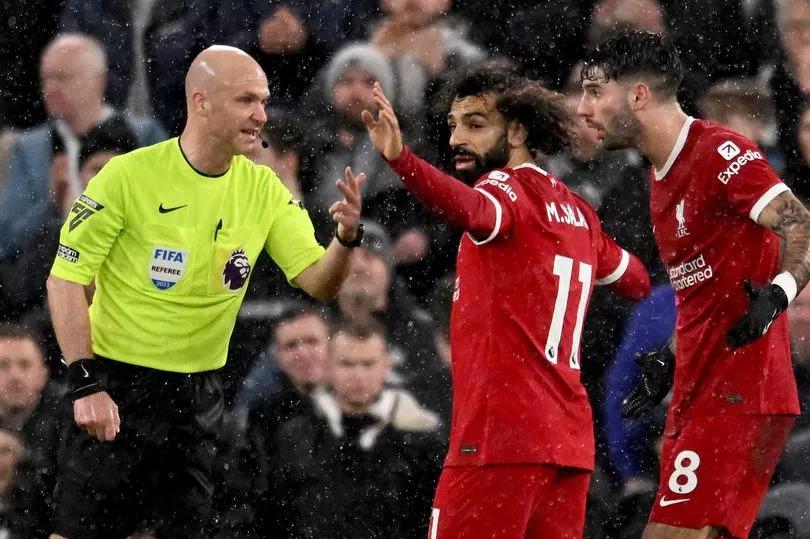 Anthony Taylor: Trọng tài bị ghét nhất nước Anh bắt trận MU vs Liverpool 434908