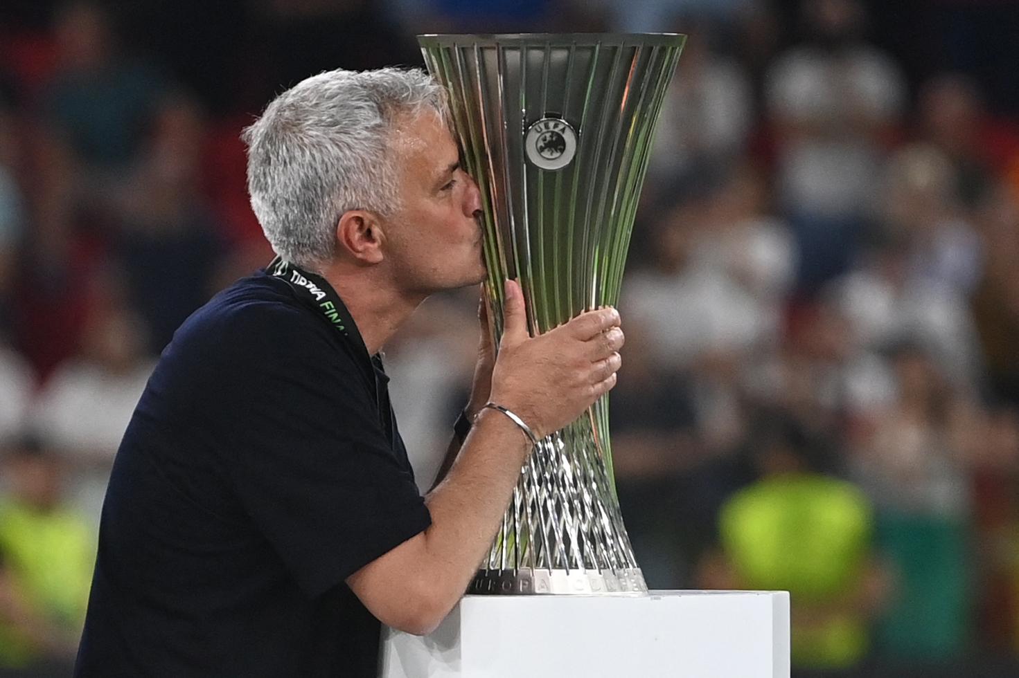 Huyền thoại Antonio Cassano khẳng định Jose Mourinho đã hết thời 439056