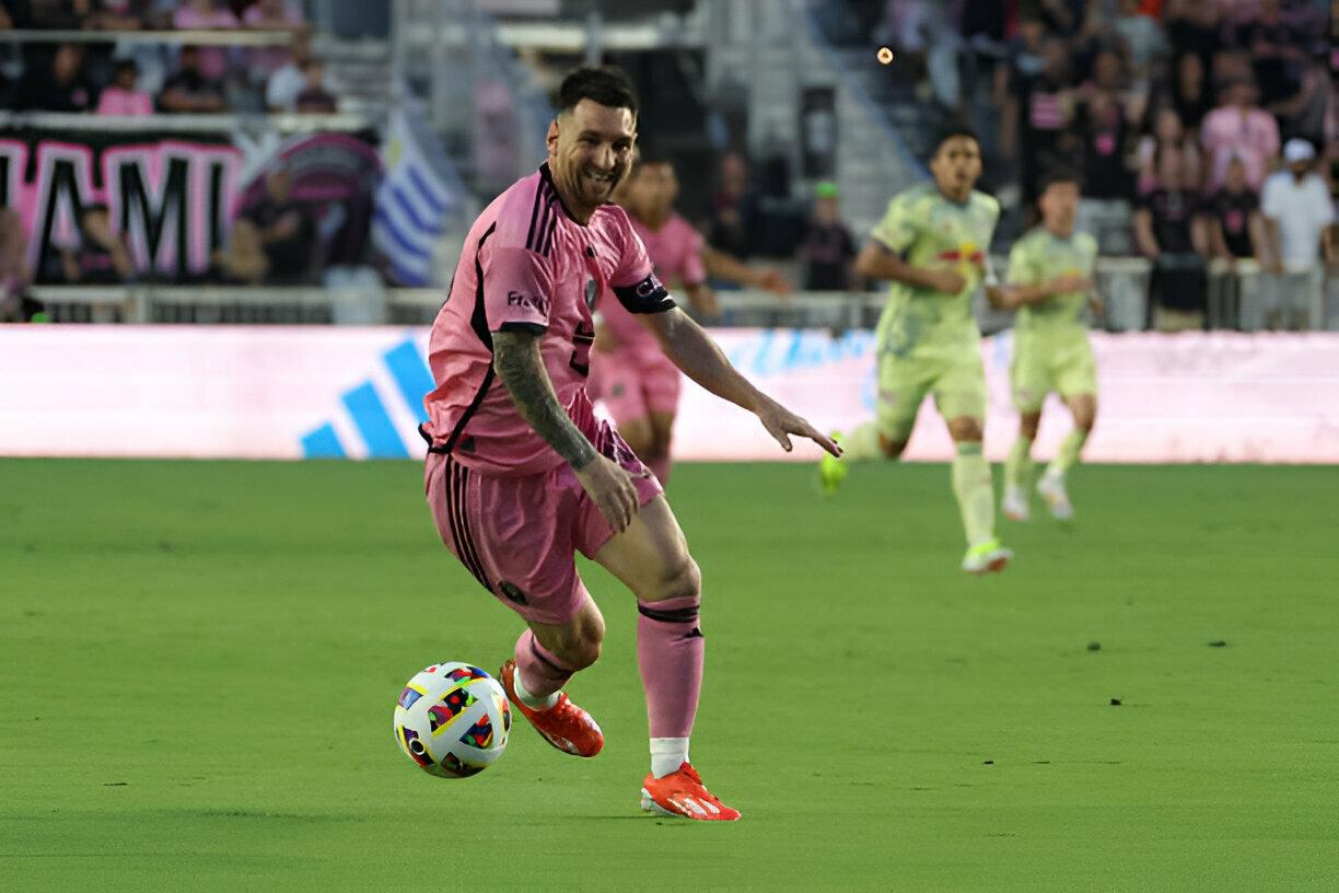 Đồng đội chỉ thẳng điểm 'dở nhất' khi chơi cạnh Lionel Messi 457423