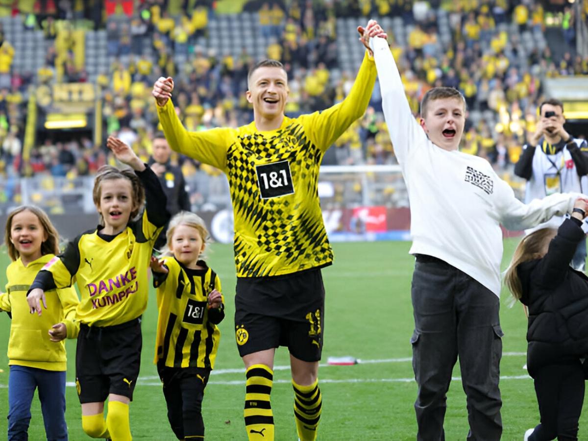 HLV Dortmund: 'Tôi không nghĩ ra ai khác xứng đáng vô địch C1 hơn Reus'