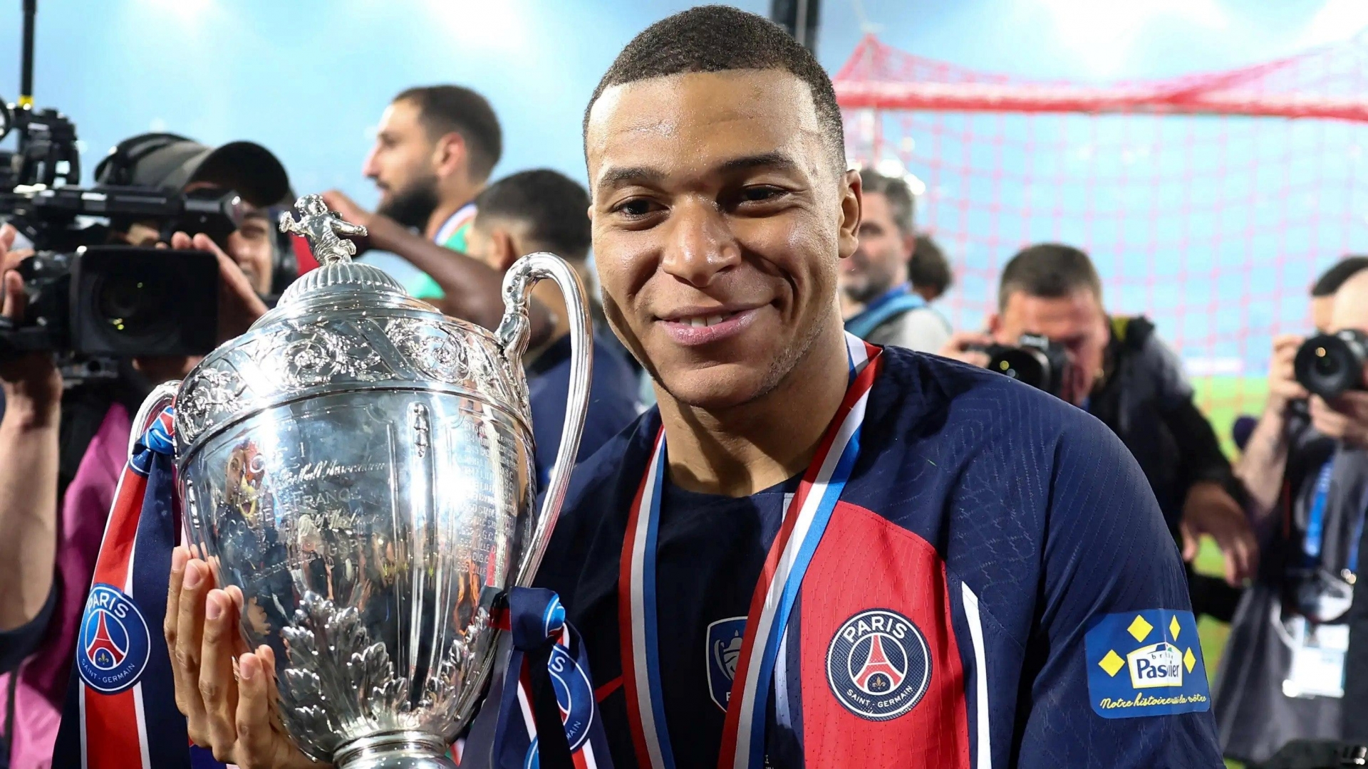 Kylian Mbappe: 'Tôi sẽ ở bến đỗ mới trong vài ngày nữa' 469917