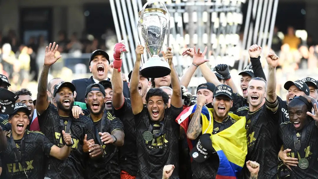 lafc-lift-mls-cup-trophy-in-2022-1686607629.jpg