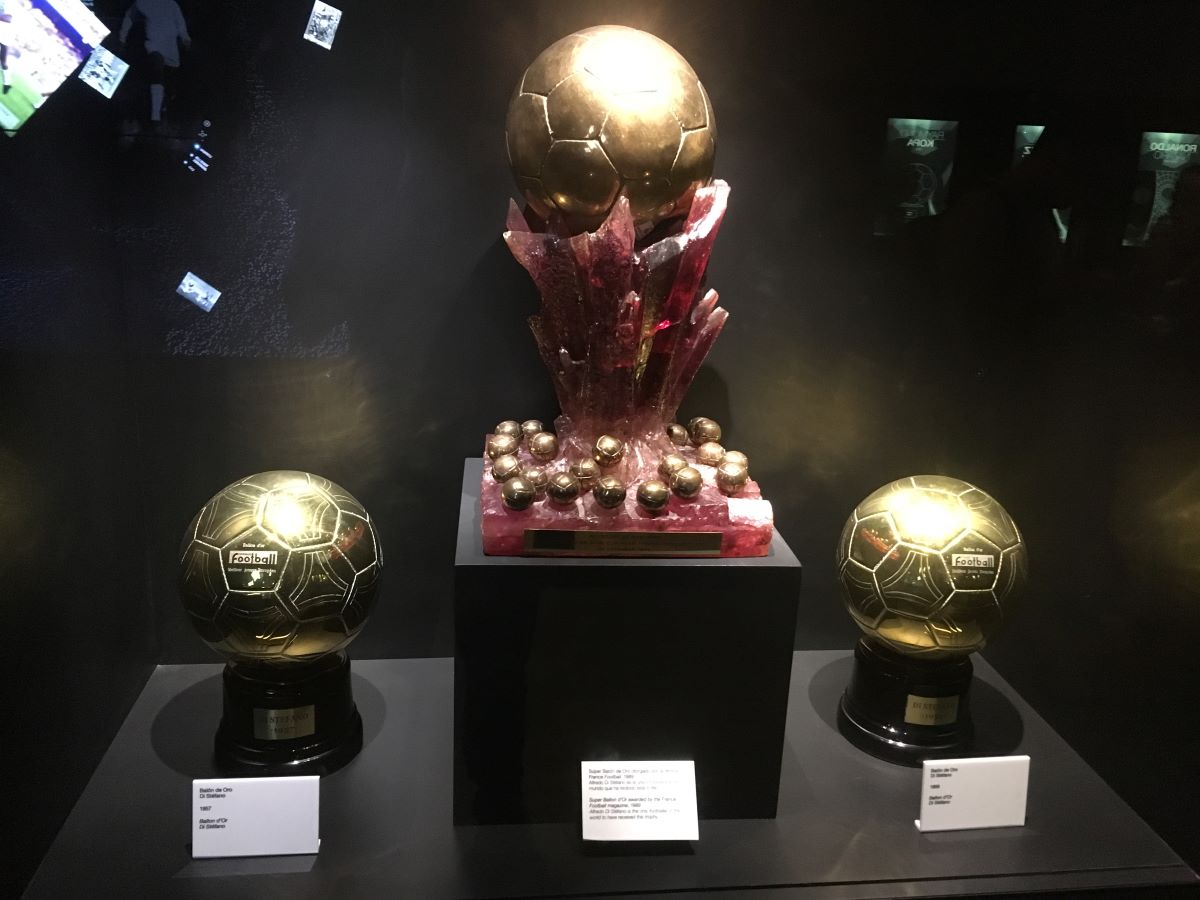 Cân bằng Ronaldo, Jude Bellingham chung mâm luôn với kỷ lục vĩ đại của 'siêu Quả Bóng Vàng' 348991