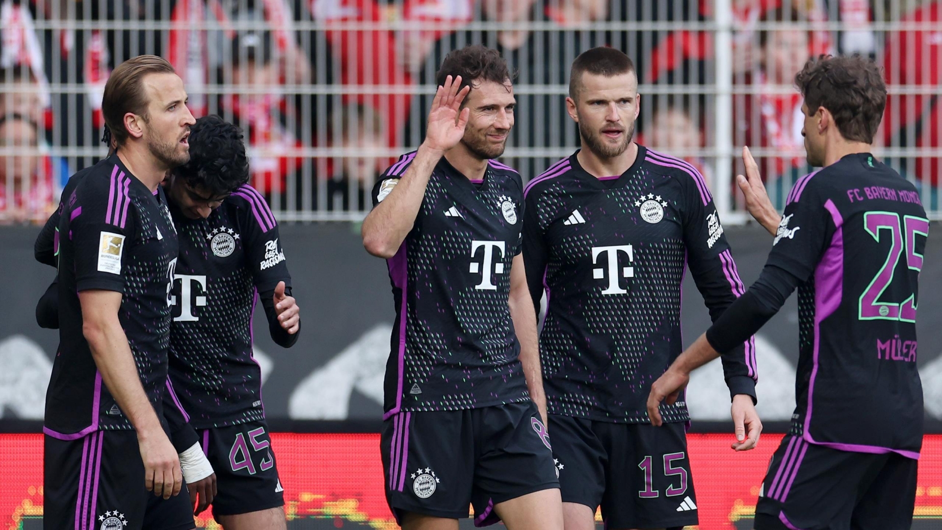 Cơn mưa bàn thắng, Bayern chiến thắng thuyết phục Union Berlin 448082