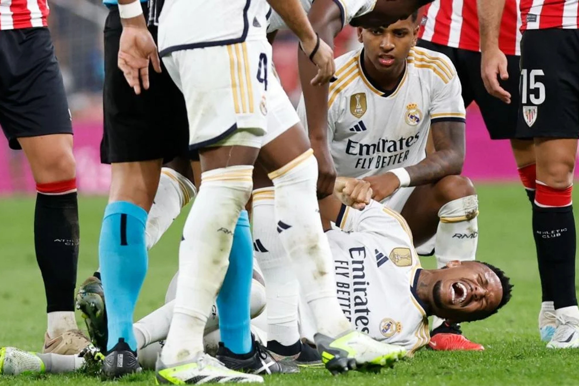 Nối tiếp Courtois, Real Madrid mất trung vệ trụ cột vì chấn thương nặng 313157