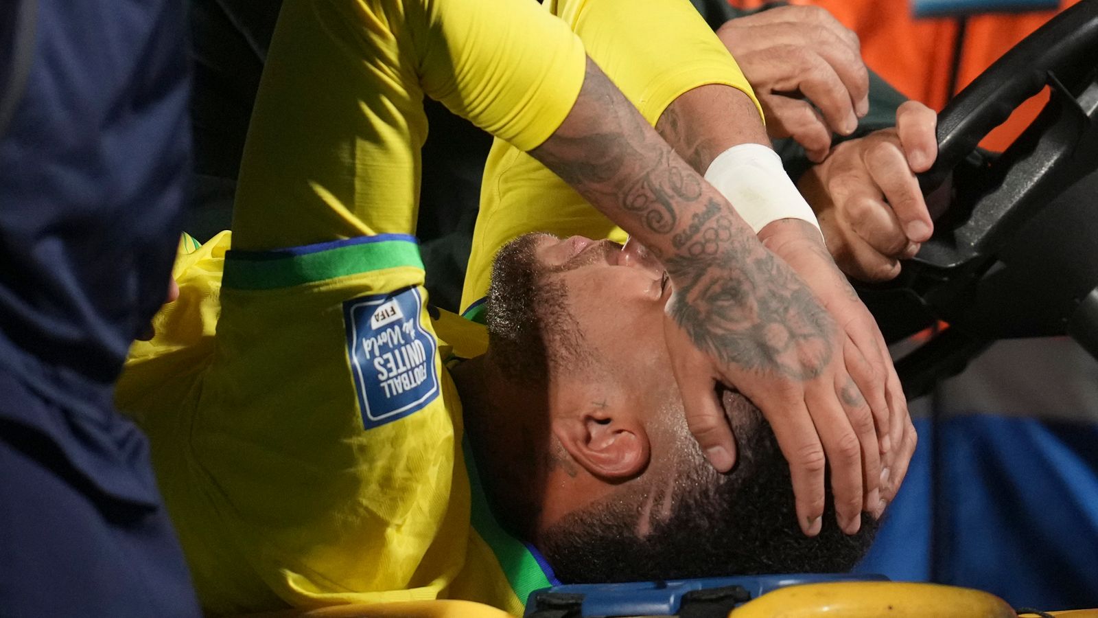 Neymar chấn thương nặng, FIFA 'thiệt đơn thiệt kép' vì Al Hilal 343786