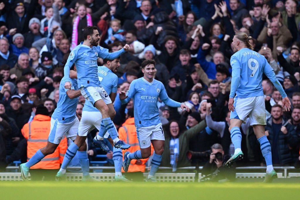 Liên tục bỏ lỡ, Man City 'nhận trái đắng' trước kình địch Liverpool 362414