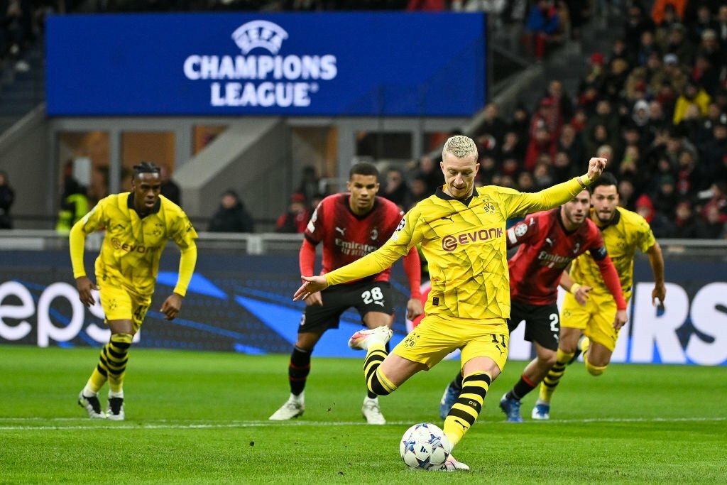 Quật ngã AC Milan, Dortmund là đội đầu tiên 'sống sót' qua bảng tử thần 364012