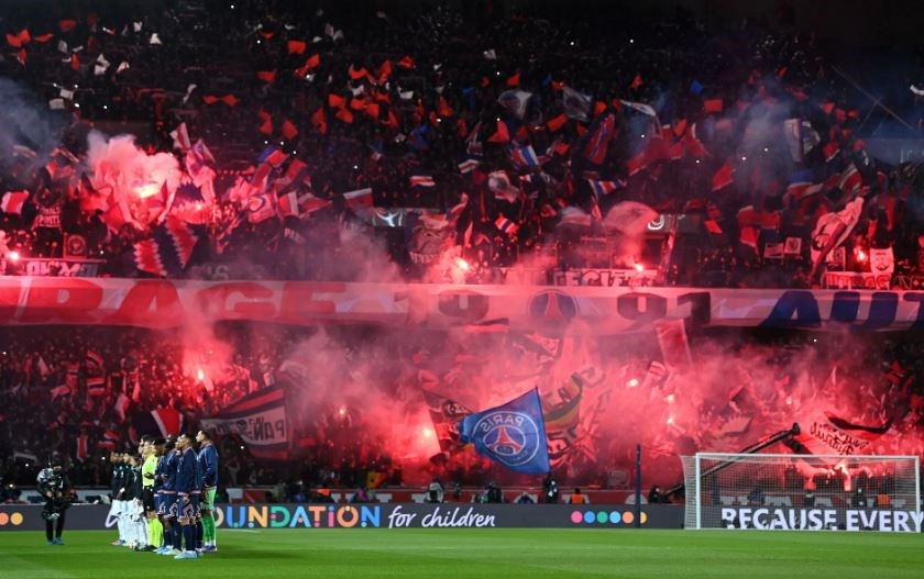 Ultras PSG lại gây choáng khi chuẩn bị tiếp đón Dortmund - ảnh 2