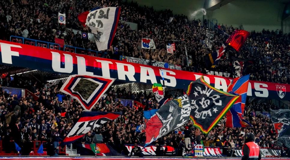 Ultras PSG lại gây choáng khi chuẩn bị tiếp đón Dortmund - ảnh 1