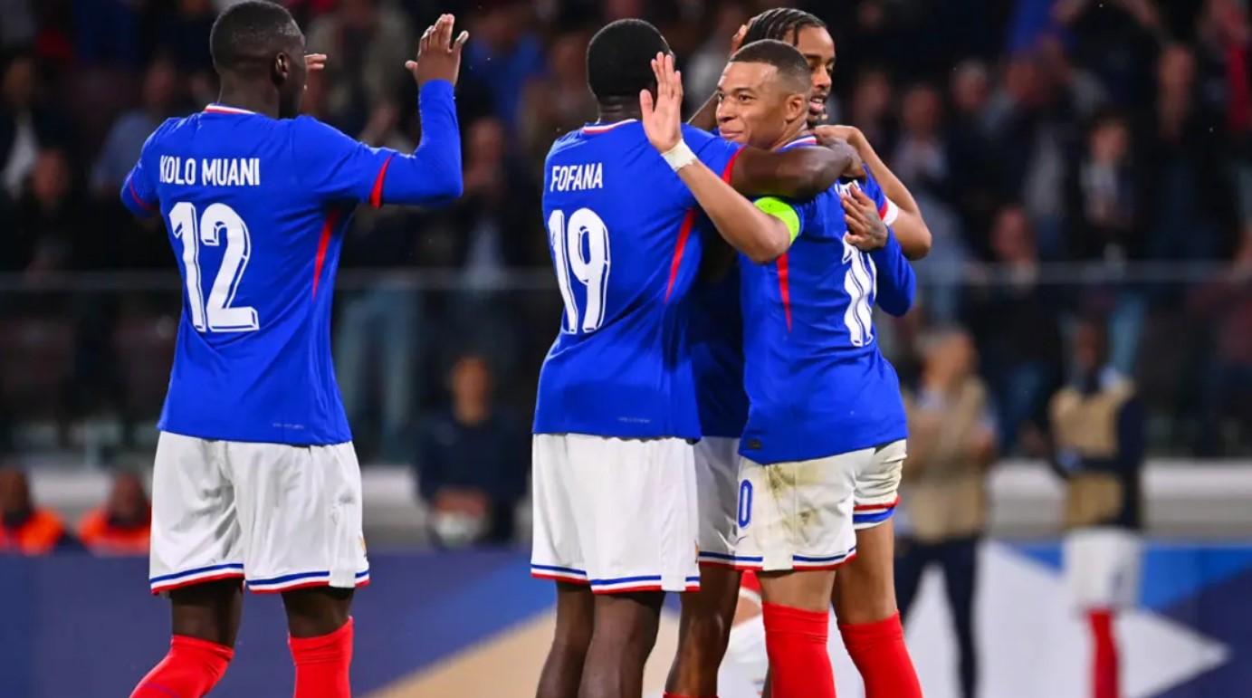 Hành động ý nghĩa của Mbappe sau khi trở thành cầu thủ Real Madrid 476004