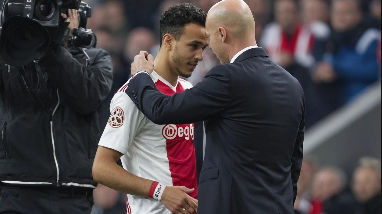 Mazraoui nói thẳng điều Man United hơn hẳn Bayern Munich-532972