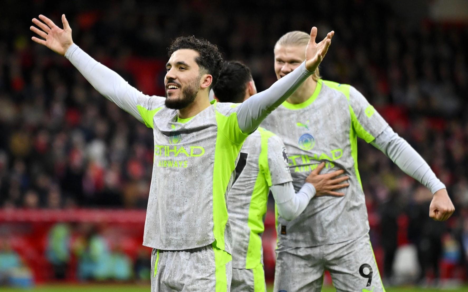 Hạ Nottingham, Man City phả hơi nóng vào ngôi đầu của Arsenal