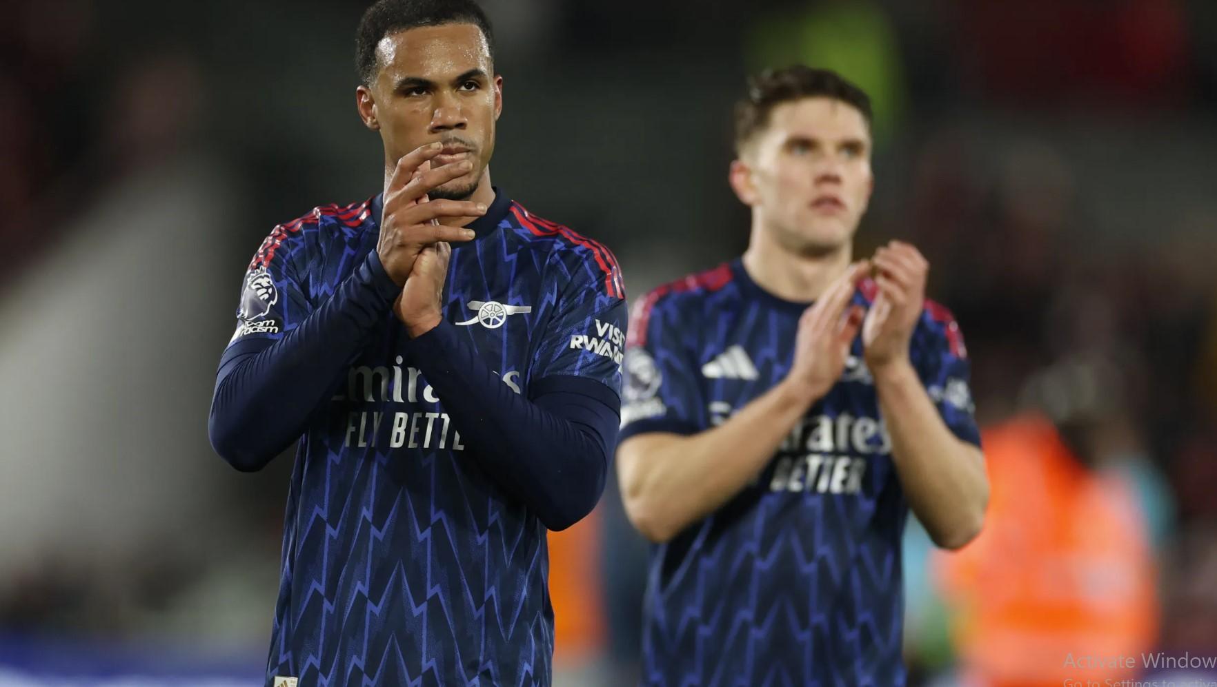 Sảy chân trước Brentford, Arsenal để Man City phả hơi nóng trong cuộc đua vô địch