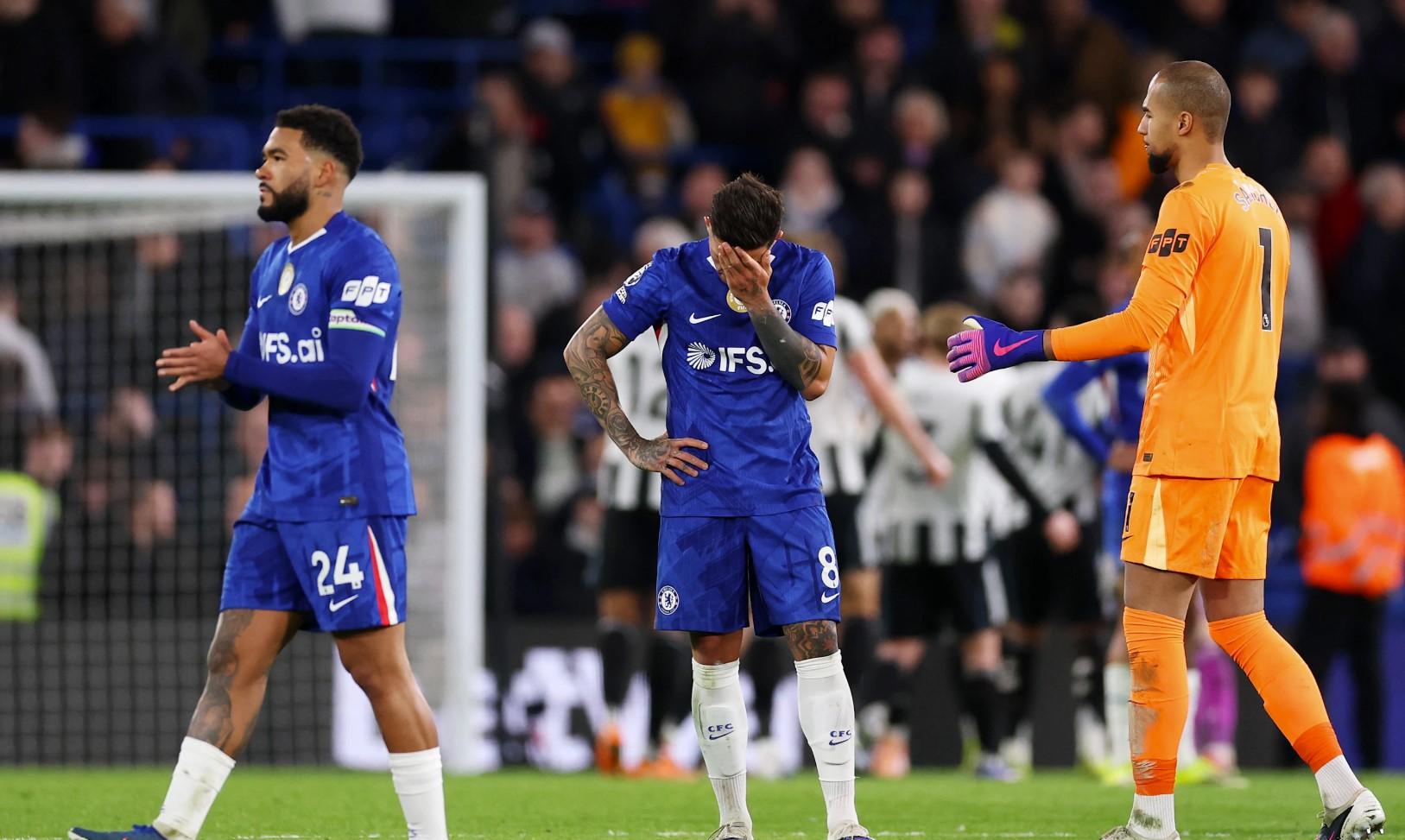 Newcastle gây địa chấn tại Stamford Bridge, Chelsea cay đắng rời xa top 4