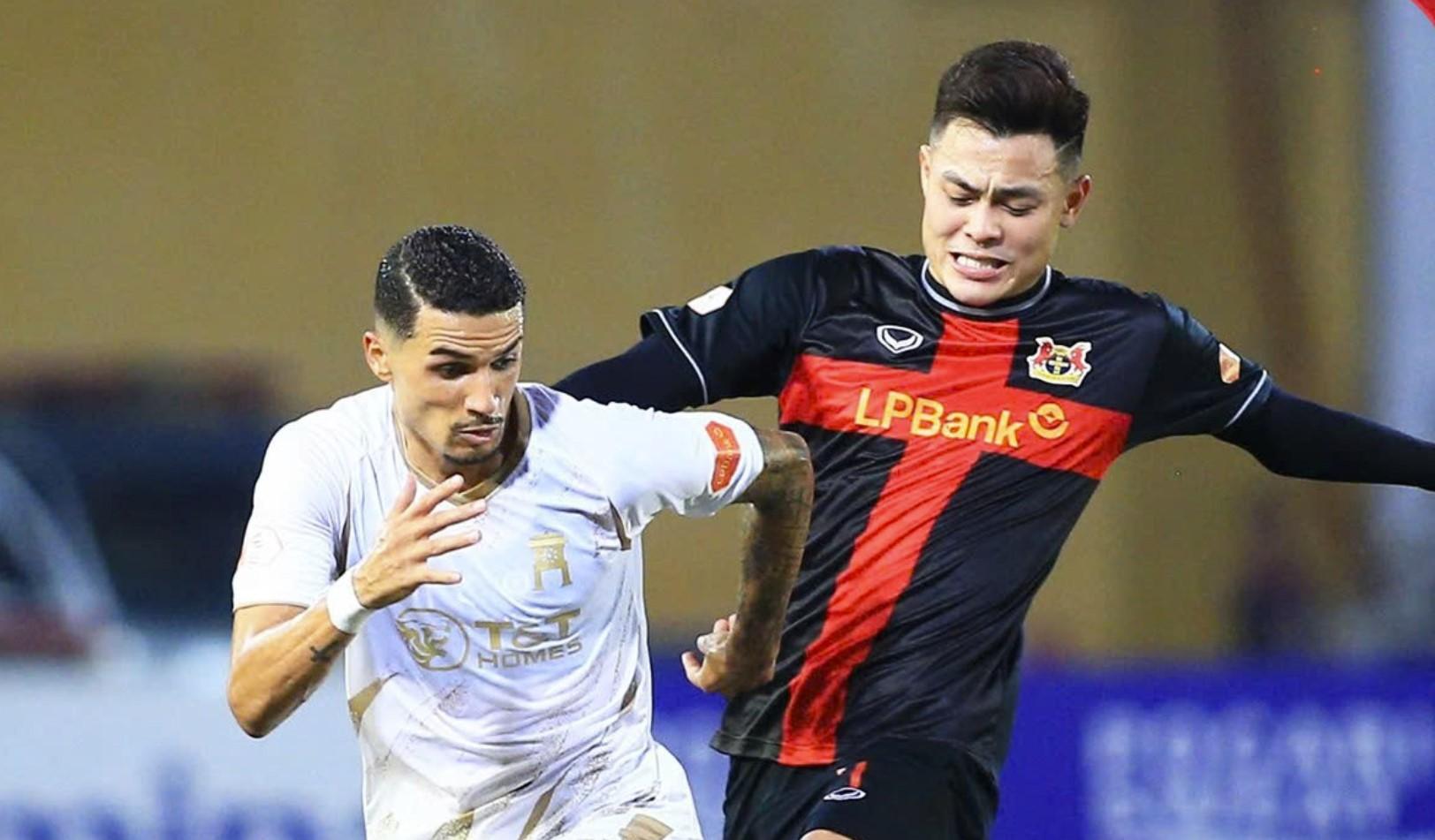 Trực tiếp Ninh Bình 0-1 Hà Nội: Đôi công hấp dẫn