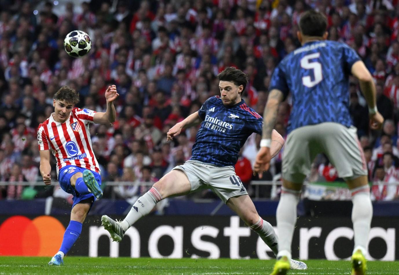 Trực tiếp Atletico Madrid 0-0 Arsenal: Atletico nhập cuộc tự tin