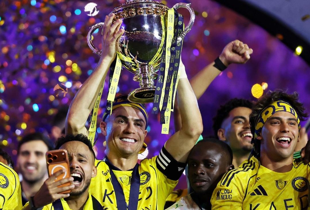 Ronaldo lập cú đúp rực rỡ, Al Nassr chính thức vô địch Saudi Pro League