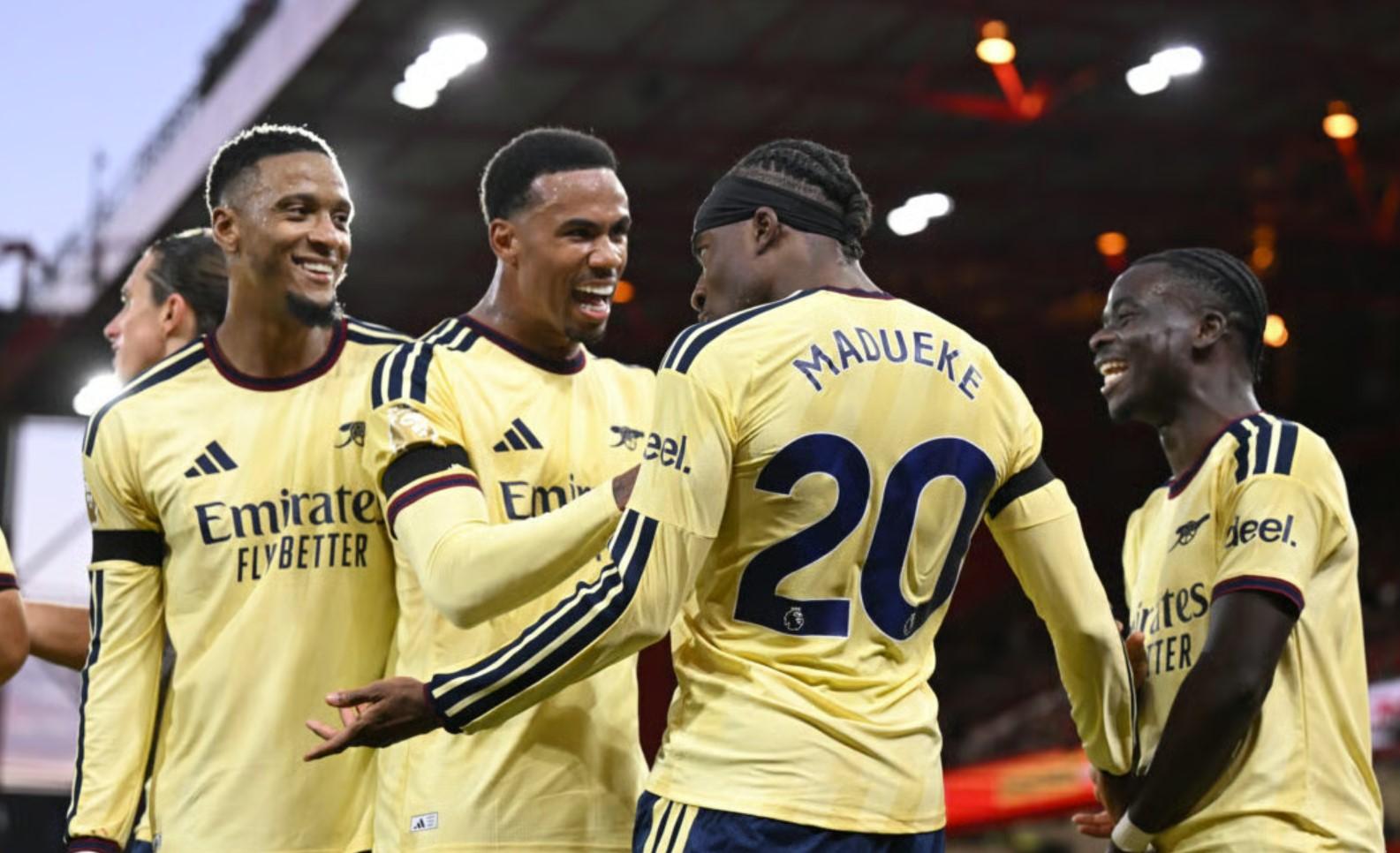 Arsenal chính thức đi vào lịch sử bóng đá châu Âu, bỏ xa các đội khác
