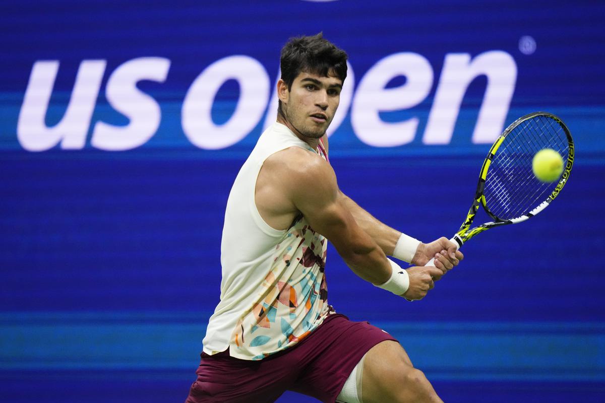 Carlos Alcaraz vào bán kết giải quần vợt US Open, 'chung kết trong mơ' với Djokovic? 323428