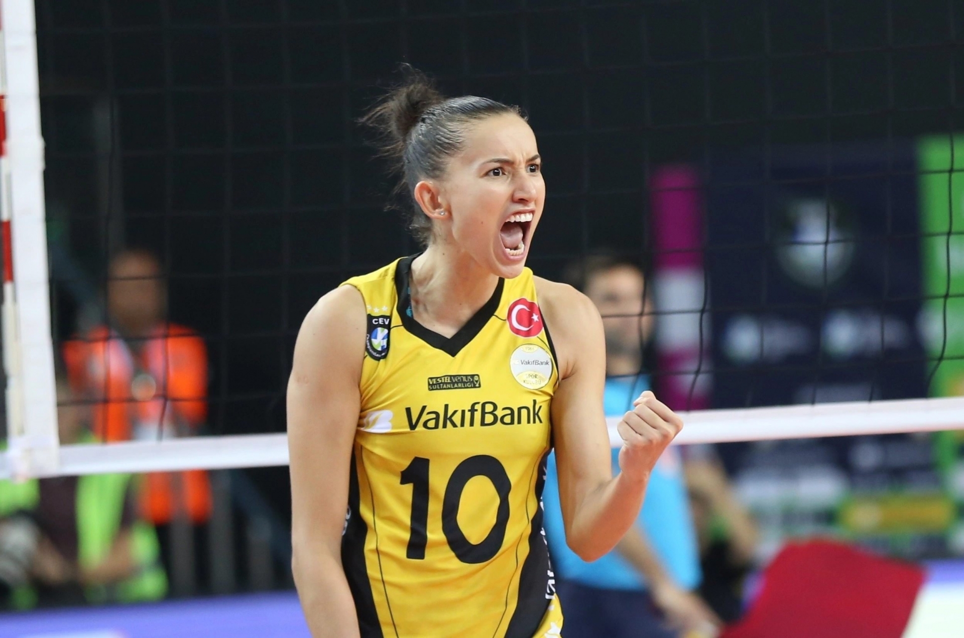 Đội trưởng VakifBank 'dằn mặt' bóng chuyền nữ Việt Nam 372034