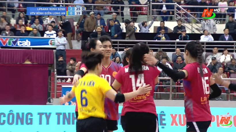 Trực tiếp bóng chuyền nữ Ninh Bình LPBank 2-0 VTV Bình Điền Long An: Chức vô địch trong tầm tay 415197