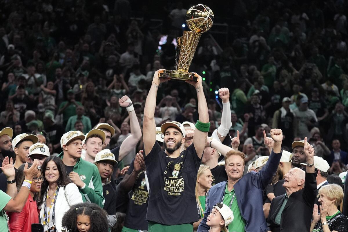 Boston Celtics vô địch NBA lần thứ 18 trong lịch sử 482924