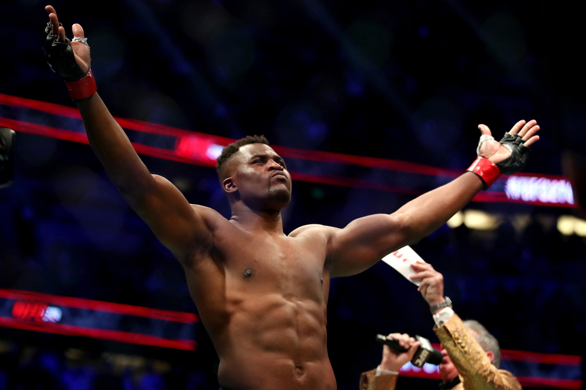 Francis Ngannou bị cười nhạo trước màn so găng với Tyson Fury 337260