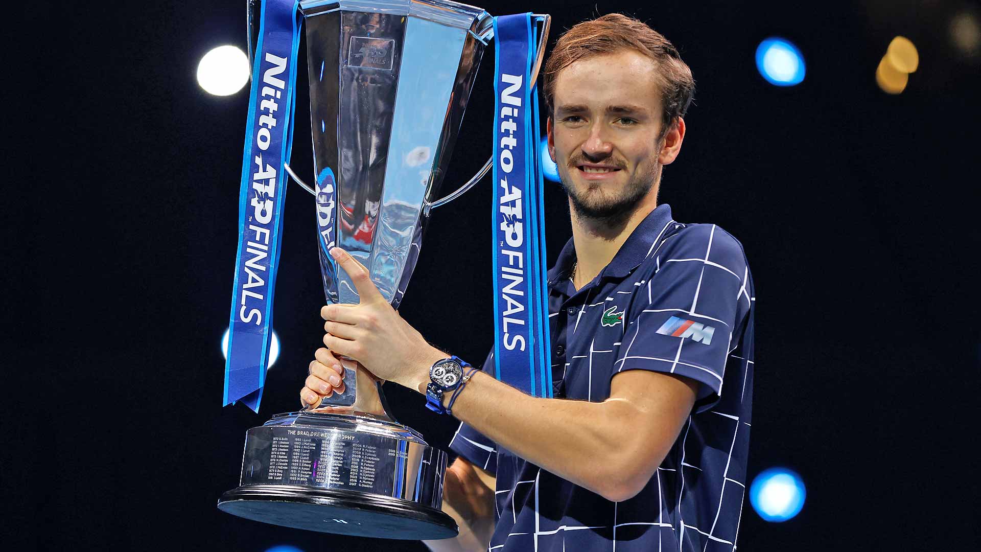 medvedev-nitto-atp-finals-2020-trophy