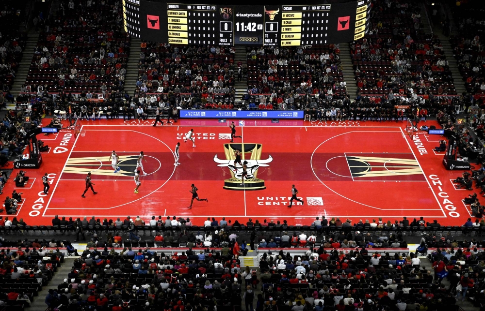 Sân United Center của đội bóng rổ Chicago Bulls (Mĩ) trong thời gian diễn ra NBA In-Season Tournament 