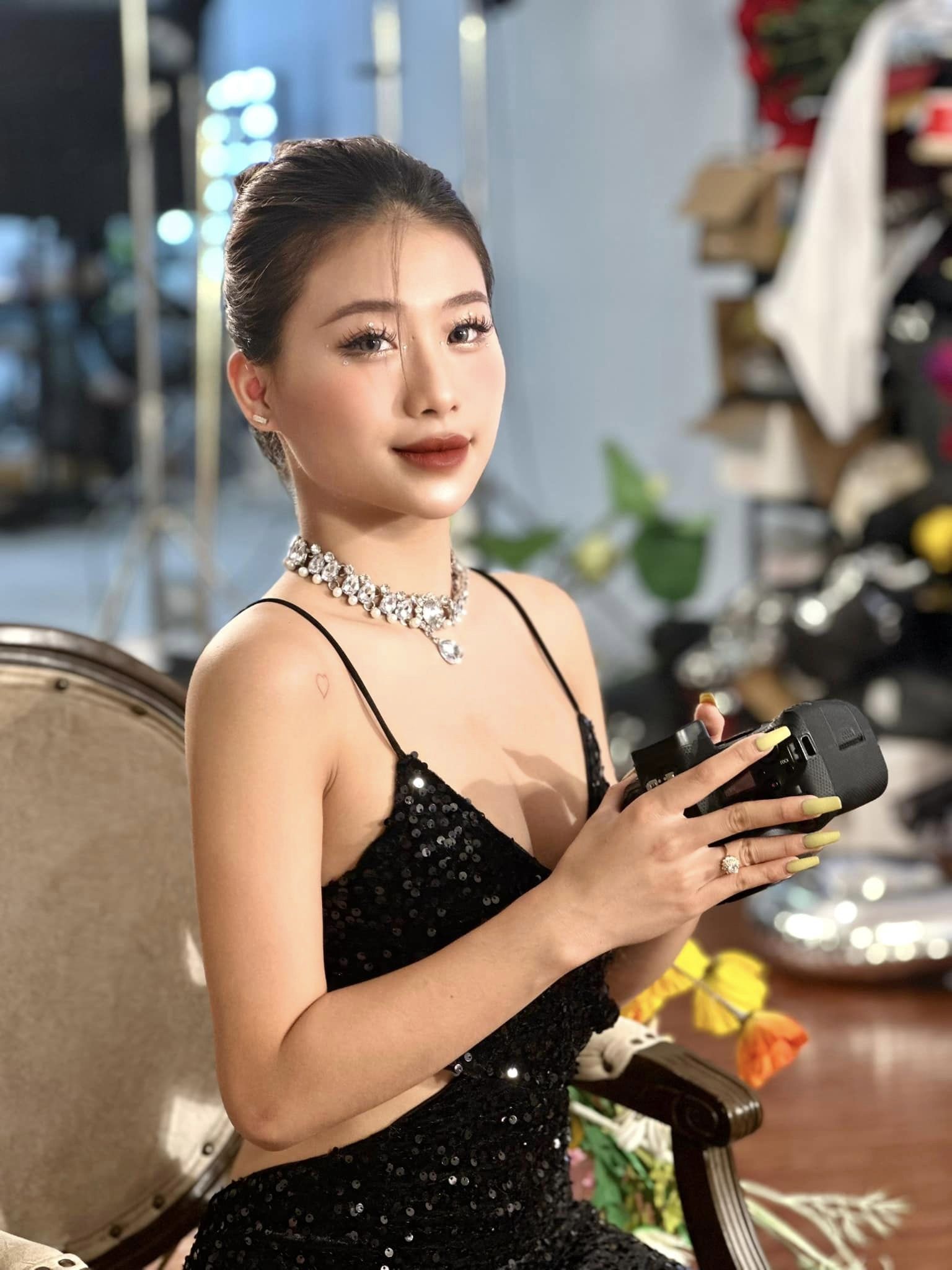 Thần thái ngút ngàn của hotgirl thể dục dụng cụ Phạm Như Phương 392802