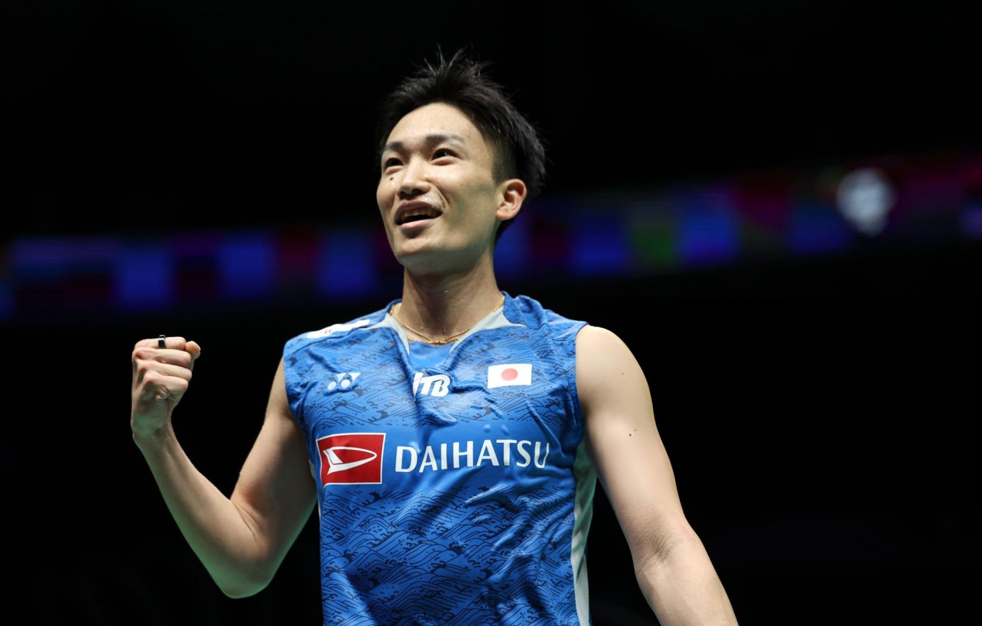 Victor Axelsen đứng chung khung hình, dành sự tri ân đặc biệt với Kento Momota 452779